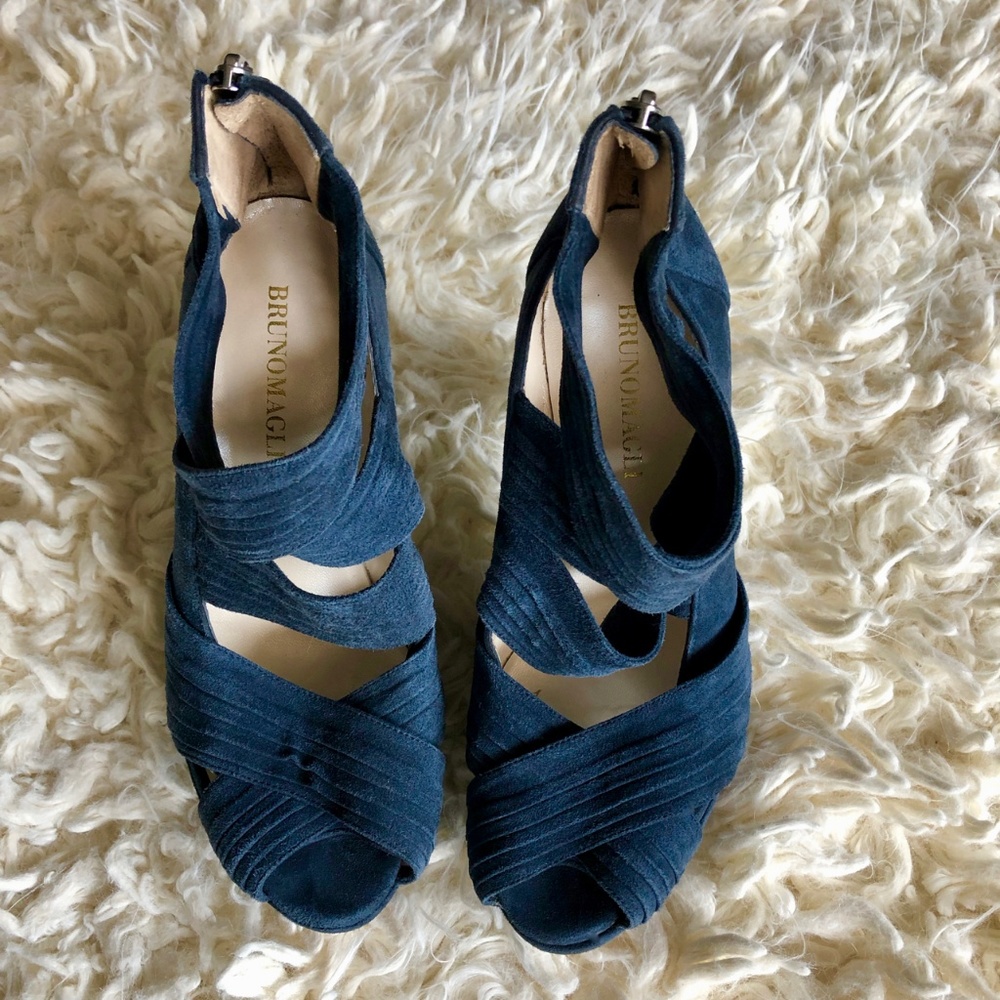BRUNO MAGLI Blue Suede Platform Pumps - Picture 4 of 8